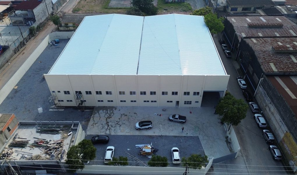 Cobertura metálica para galpões: descubra onde fazer e o que avaliar