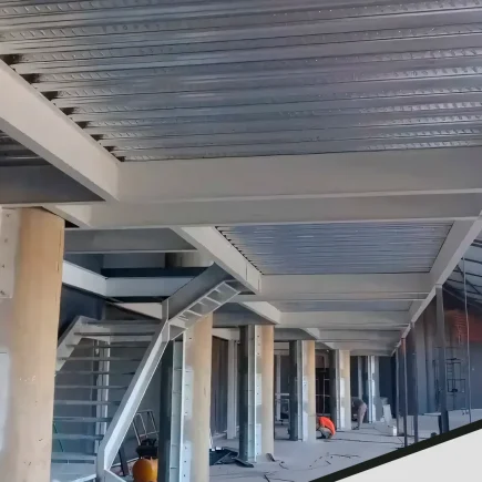 Escada para mezanino: como fazer o planejamento ideal