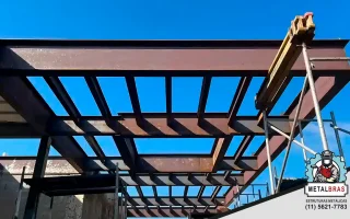 Entenda por que a residência metálica exige maior atenção na sua obra